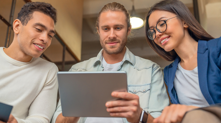 Innovate_Transform_Revolutionize_Business_With_Customized_IPad_App_Development_Services